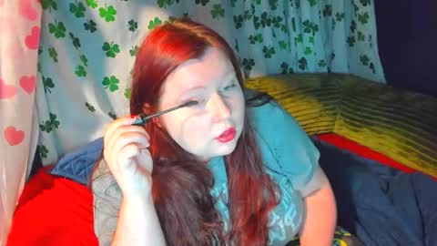Snapshot of molly_moons chatting on 06-08-26, 11:27 molly_moons online show from 06-08-26, 11:27