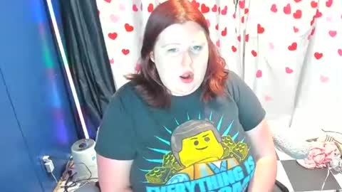 Snapshot of molly_moons chatting on 07-19-26, 11:30 molly_moons online show from 07-19-26, 11:30