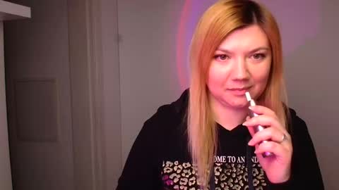 Molly online show from 01-08-25, 12:15