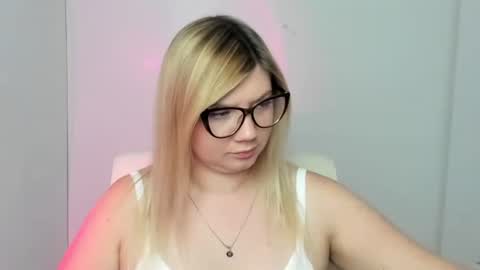 Molly online show from 09-09-25, 11:54