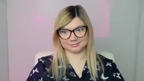 Molly online show from 10-23-25, 06:45