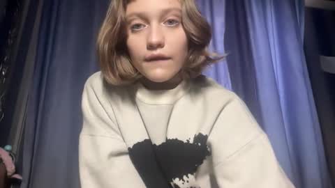 molly_poly online show from 11-12-25, 12:27