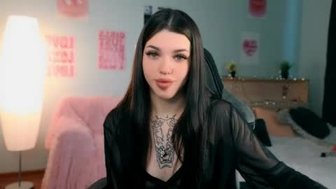 Snapshot of molly_rettyy chatting on 05-28-26, 04:21 Molly online show from 05-28-26, 04:21
