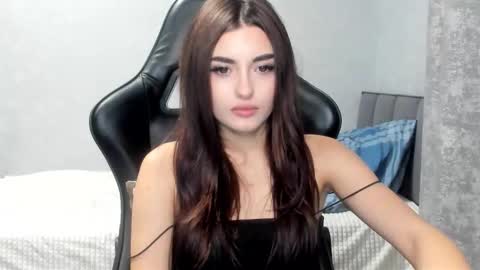 Molly online show from 11-23-25, 07:46