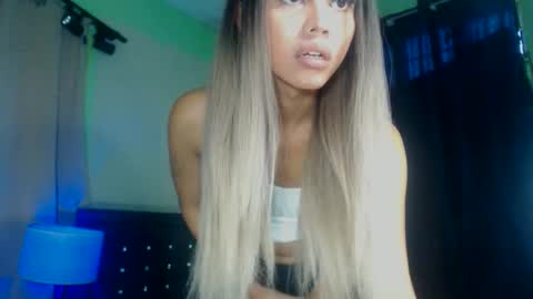 mollycoin18 online show from 09-13-25, 02:22