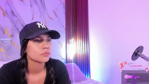 Snapshot of mollylewis18 chatting on 05-19-26, 01:56 New girl Emily Valentina Michelle online show from 05-19-26, 01:56