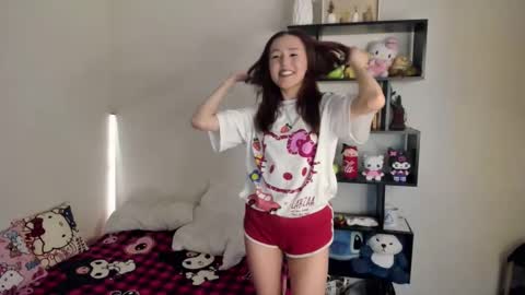 Snapshot of mollylolliesland chatting on 10-22-25, 07:41 Molly online show from 10-22-25, 07:41