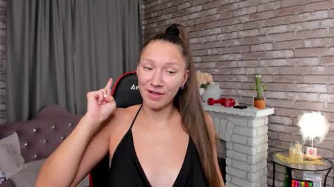 hi im Molly heregreat boobs big heart  warm pussy  online show from 03-20-26, 01:21
