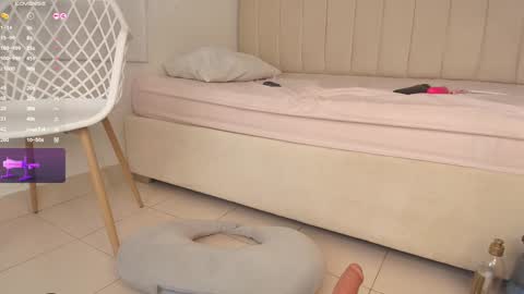 Molly  online show from 01-10-25, 10:36