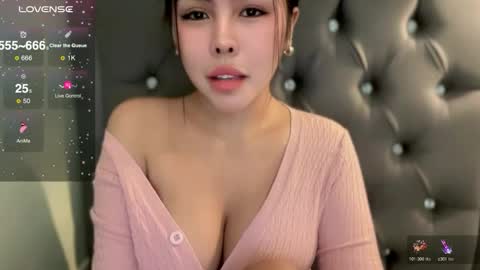 Snapshot of mollysky_smith chatting on 10-28-25, 04:27 molly online show from 10-28-25, 04:27