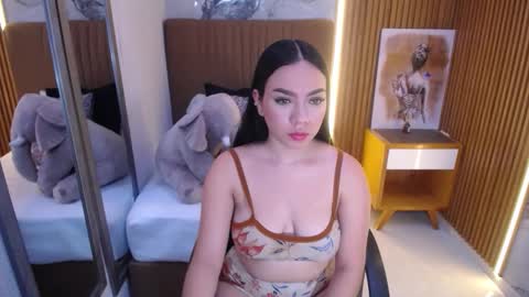 MOLLY online show from 10-01-25, 12:11