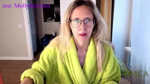 Snapshot of mollystory chatting on 05-28-26, 02:42 AngelMomm online show from 05-28-26, 02:42