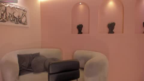 Molly Sunders online show from 11-05-25, 08:20