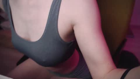 mollytucker online show from 02-22-25, 03:25