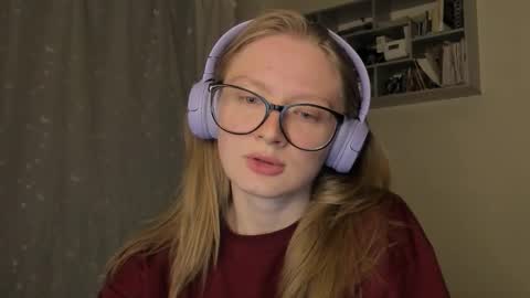 mollytucker online show from 09-18-25, 03:14