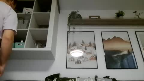 Snapshot of molnarzsolt chatting on 11-23-25, 06:57 molnarzsolt online show from 11-23-25, 06:57