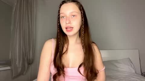 Snapshot of moltenpeach chatting on 05-23-26, 04:00 Hermina online show from 05-23-26, 04:00