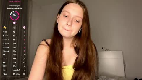 Snapshot of moltenpeach chatting on 06-06-26, 07:07 Hermina online show from 06-06-26, 07:07