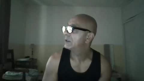 moment71200 online show from 11-19-25, 11:54