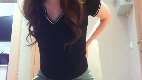 Hailey online show from 11-29-25, 05:05