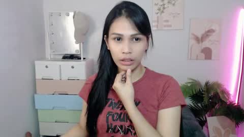 Snapshot of momi_khem019 chatting on 07-12-26, 12:29 MOMIKHEM online show from 07-12-26, 12:29