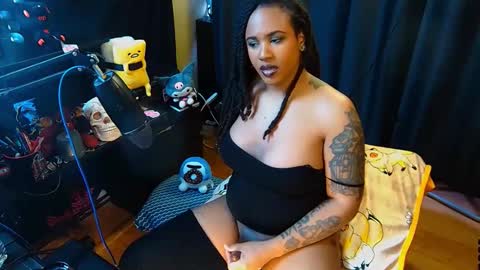 Snapshot of mommi_sh3d3vil chatting on 03-11-26, 05:19 MOMMI SH3DEVIL online show from 03-11-26, 05:19