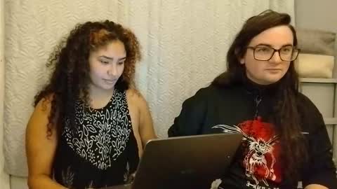 Snapshot of mommybubbles2 chatting on 02-24-25, 04:04 Mommy Bubbles online show from 02-24-25, 04:04