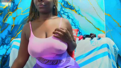 Snapshot of mommywebcam chatting on 06-01-26, 02:02 DINAH online show from 06-01-26, 02:02