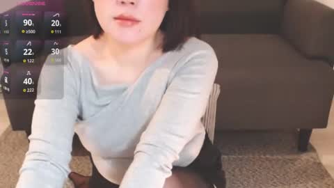 Momo online show from 10-30-25, 01:18