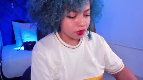 Snapshot of momo_ayasse chatting on 06-21-26, 04:48 Momo online show from 06-21-26, 04:48