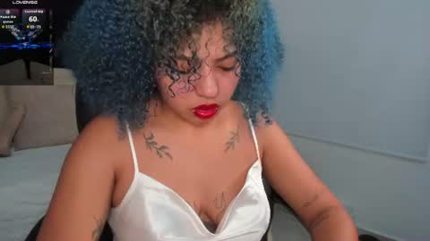 Snapshot of momo_ayasse chatting on 06-27-26, 01:17 Momo online show from 06-27-26, 01:17
