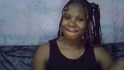 momsdoll online show from 04-12-26, 05:23