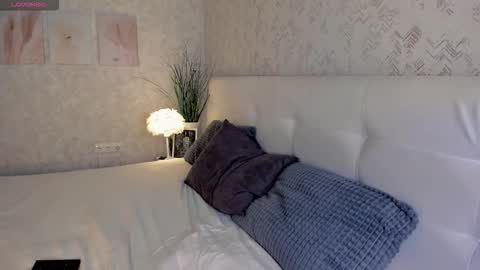 mon1ca_jones online show from 11-18-25, 09:14