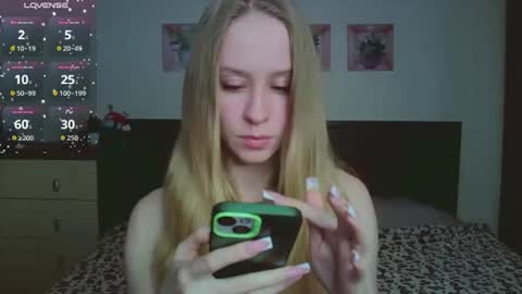 Snapshot of mona__liza chatting on 02-19-26, 04:58 Mona online show from 02-19-26, 04:58