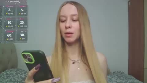 Snapshot of mona__liza chatting on 03-04-26, 09:26 Mona online show from 03-04-26, 09:26