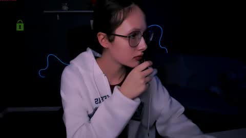 Mona  online show from 03-07-25, 03:39