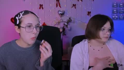 Snapshot of mona_cloud chatting on 04-19-26, 07:16 Mona online show from 04-19-26, 07:16