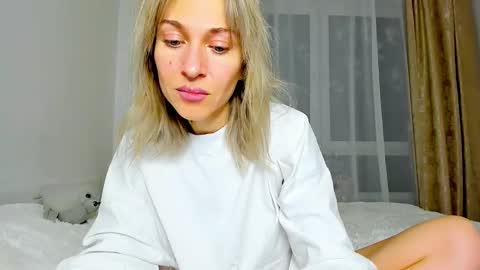 Snapshot of mona_cruz chatting on 02-22-25, 08:20 Mona online show from 02-22-25, 08:20