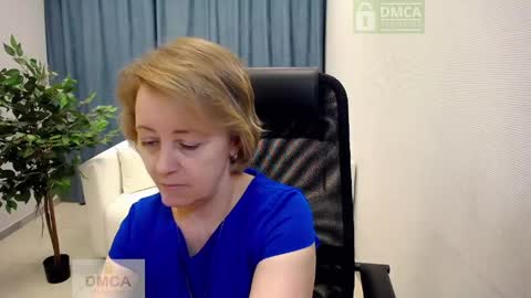 Snapshot of mona_w chatting on 04-23-26, 11:20 Mona online show from 04-23-26, 11:20