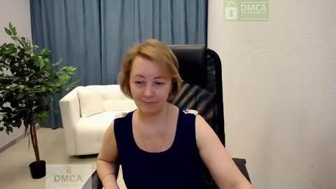 Snapshot of mona_w chatting on 04-23-26, 12:29 Mona online show from 04-23-26, 12:29