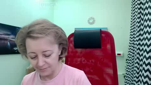 Snapshot of mona_w chatting on 05-02-26, 09:47 Mona online show from 05-02-26, 09:47