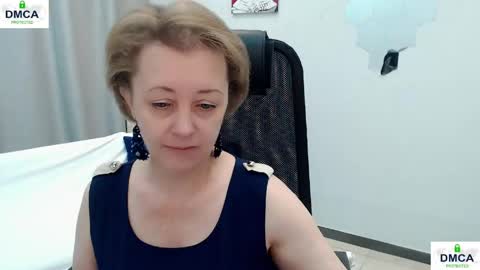 Snapshot of mona_w chatting on 05-10-26, 07:35 Mona online show from 05-10-26, 07:35