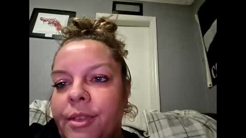 Snapshot of monamakeumoana88 chatting on 11-19-25, 10:54 monamakeumoana88 online show from 11-19-25, 10:54