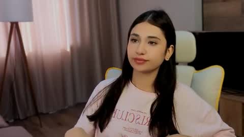 Snapshot of monarchbaby chatting on 06-18-26, 04:46 Lana online show from 06-18-26, 04:46