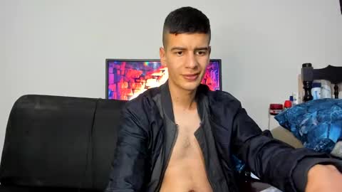 Snapshot of monarquia_ chatting on 12-03-24, 10:29 nicolas online show from 12-03-24, 10:29