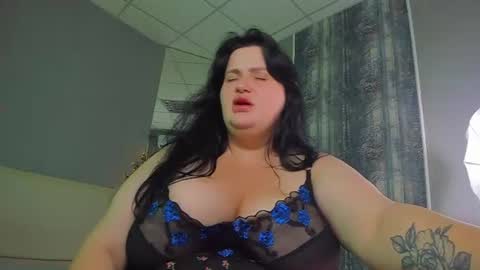 Snapshot of monasteel chatting on 06-27-26, 01:32 Monica online show from 06-27-26, 01:32