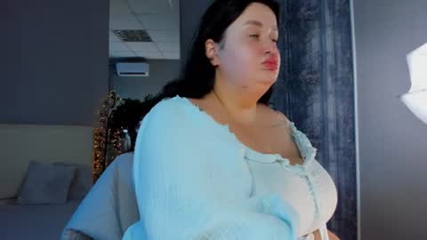 Snapshot of monasteel chatting on 07-10-26, 12:19 Monica online show from 07-10-26, 12:19