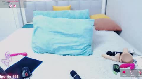 Snapshot of monica_lizz chatting on 05-09-26, 04:39 lizzi online show from 05-09-26, 04:39