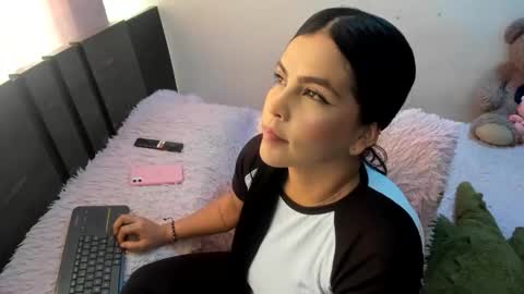 Snapshot of monicaharrison chatting on 04-21-26, 03:50 monicaharrison online show from 04-21-26, 03:50