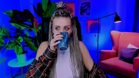 Snapshot of monicariley chatting on 05-05-26, 10:01 monicariley online show from 05-05-26, 10:01